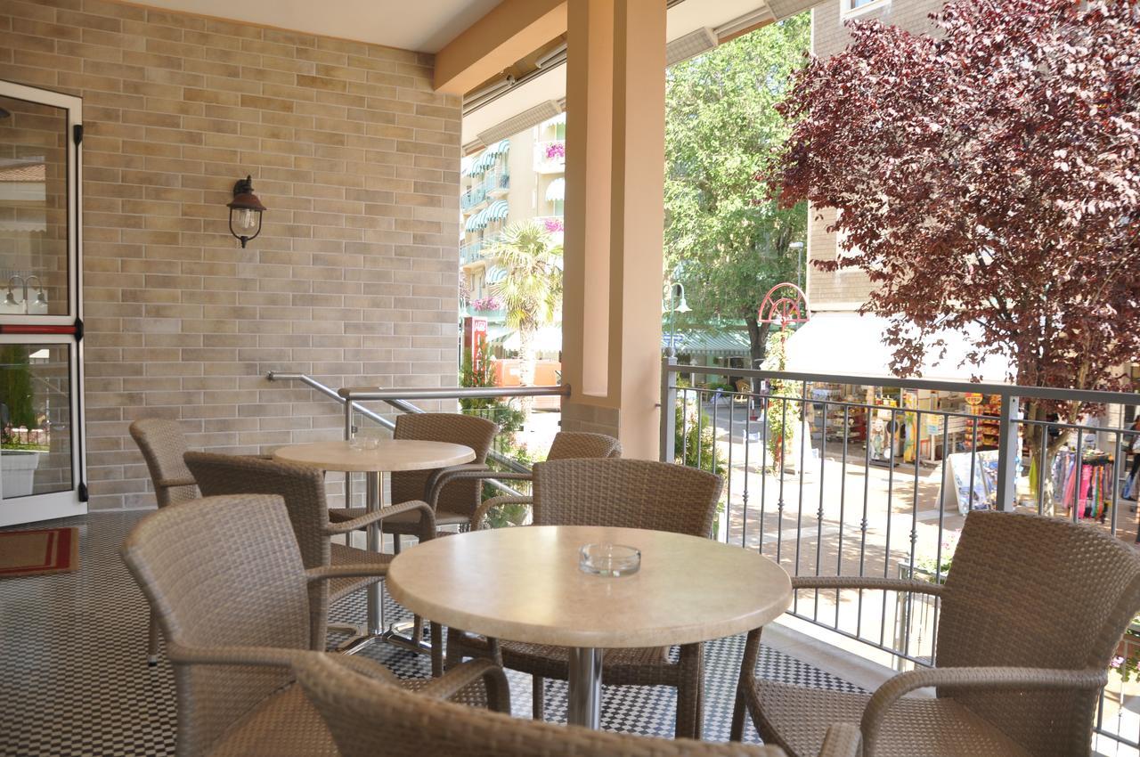 Hotel Larenzia 3*