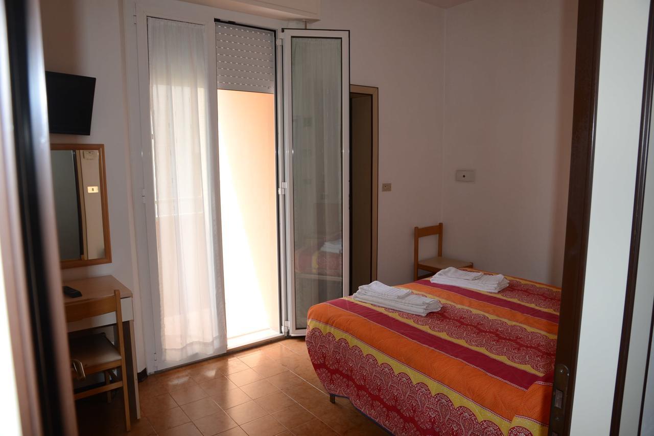 Hotel Larenzia Cattolica